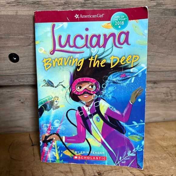 American Girl Luciana Braving the Deep by Erin Teagan Paperback Book 2018 Girl o - Picture 1 of 11